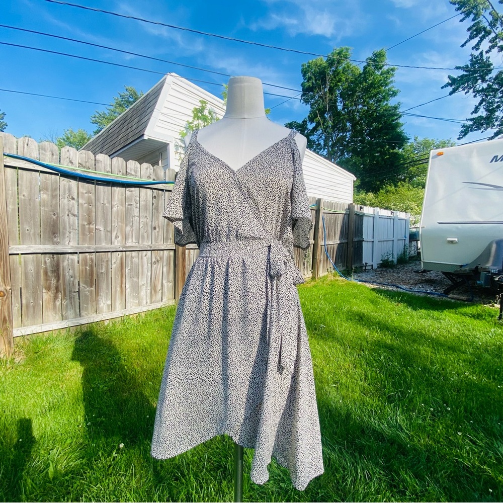 Sienna sky, Small, polka dot dress 👗